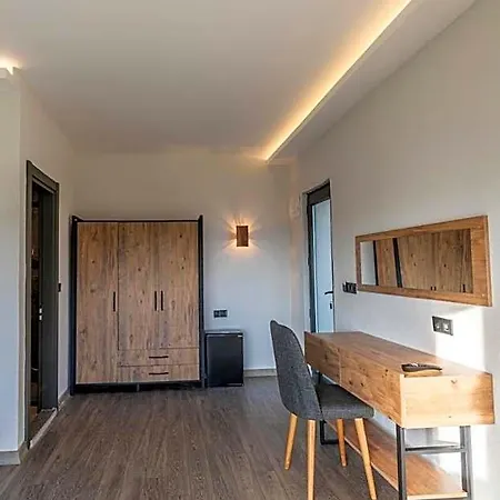 Tolstoy'un Bisikleti Gokceada Hotel Derekoy (Gokceada)