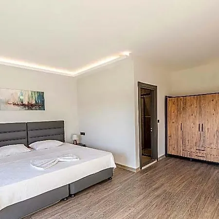 Tolstoy'un Bisikleti Gokceada Hotel 3*